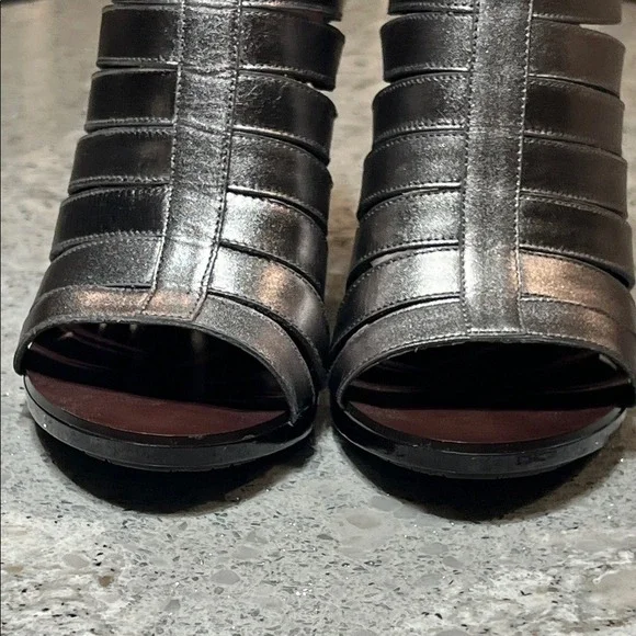 Banana Republic Metallic Silver Heels Size 6.5 - Picture 3 of 10